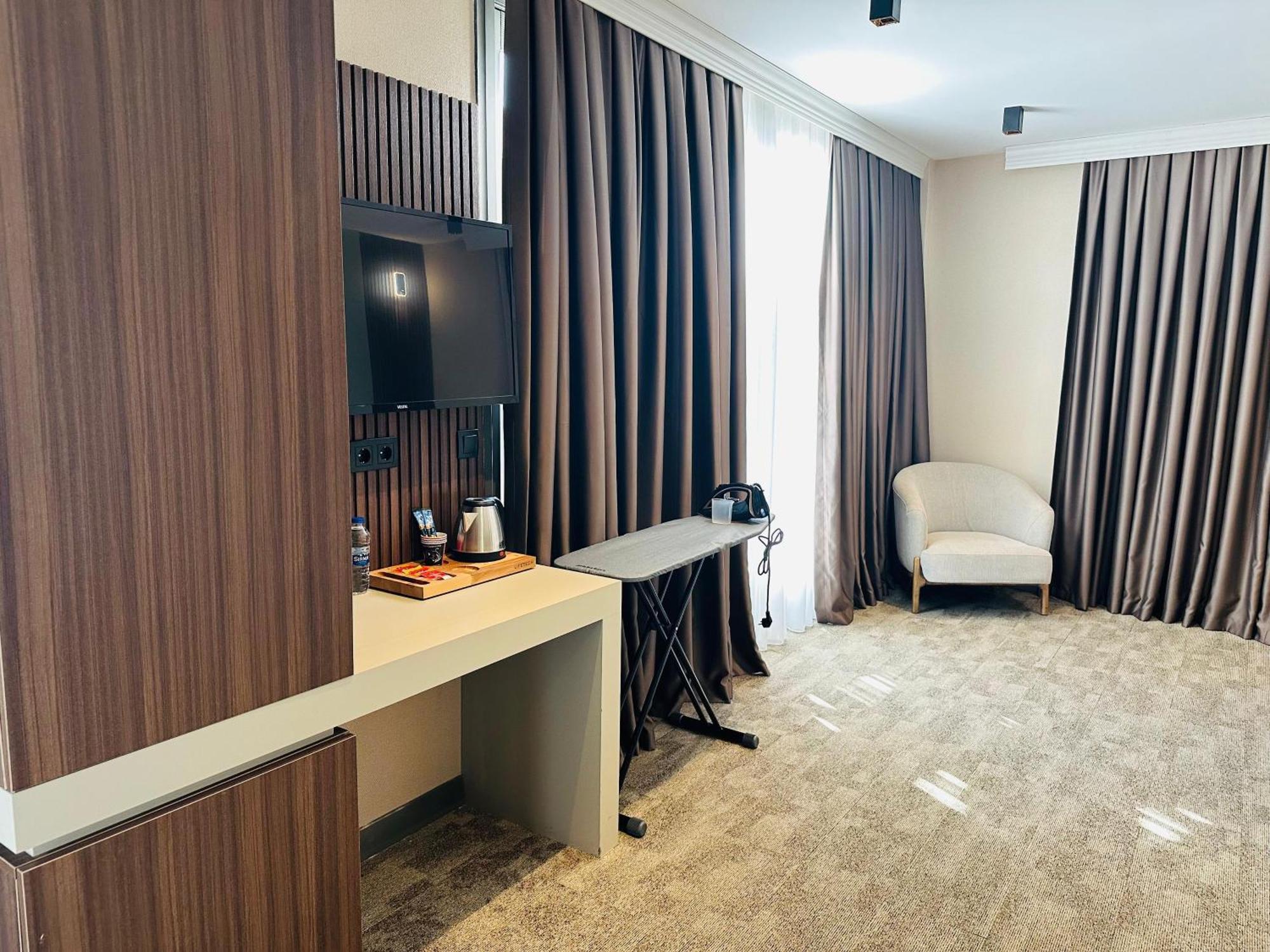 Monalisa Hotels Кушадасы Экстерьер фото